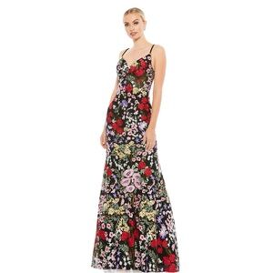 Mac Duggal Floral Embroidered Lace Sweetheart Gown, size 6, NWOT, worn once